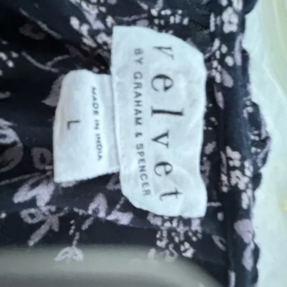 PRICE CUT, Velvet by Graham & Spencer Dark Purple and White Floral Blouse. - Picture 4 of 4